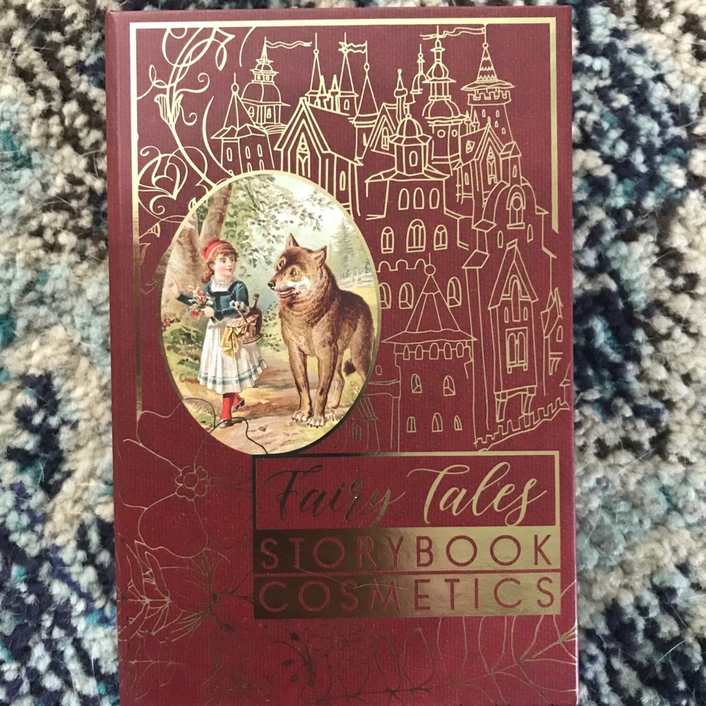 Little red riding hood pallet